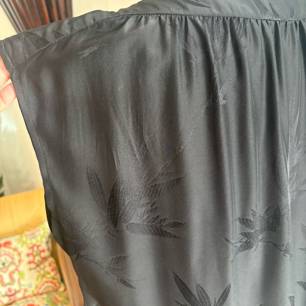 TALBOTS Black Silk Cap Sleeve Blouse! Tie at waist to desired fit! Excellent! 16 - Picture 6 of 10